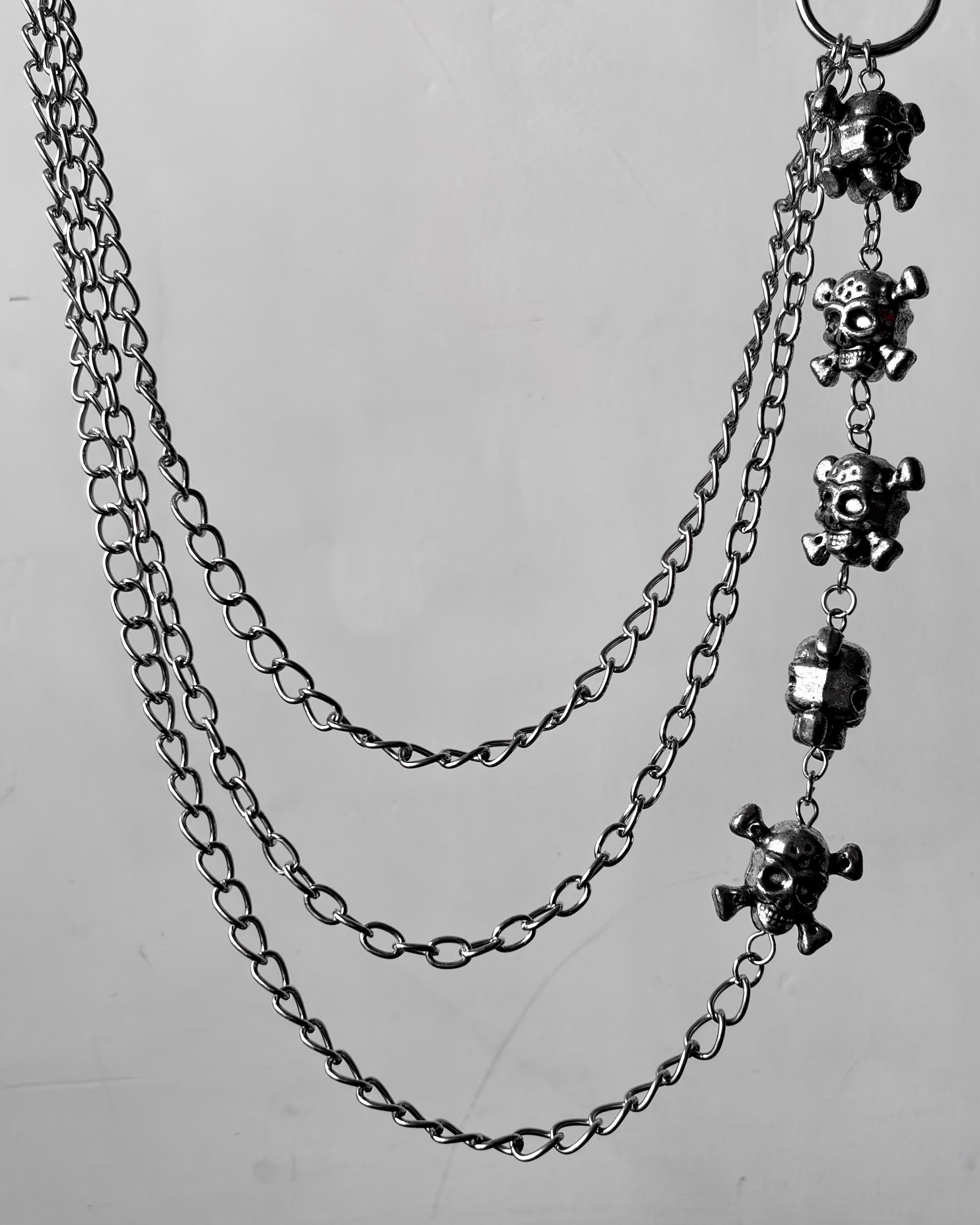 Skull jeans chain